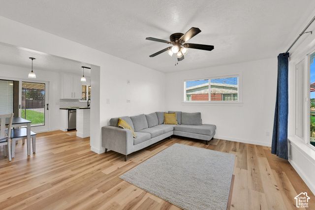 2969 W 1300 N, Clinton, UT 84015