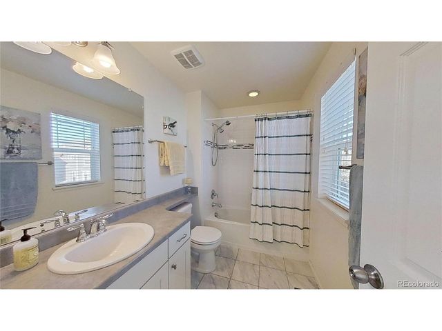 1659 Saratoga Dr, Lafayette, CO 80026