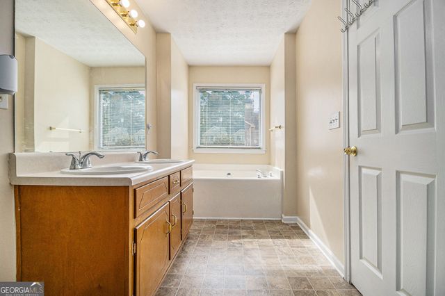 40 Willow Tree Terrace, Covington, GA 30016