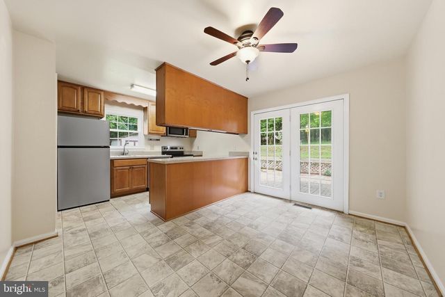 219 QUEEN ANNES CT, Hagerstown, MD 21740