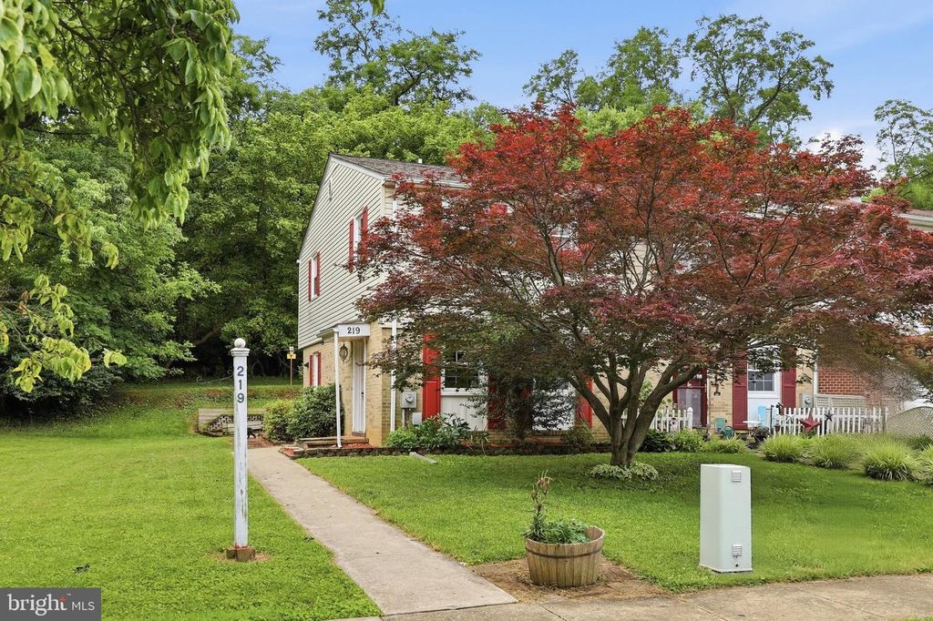 219 QUEEN ANNES CT, Hagerstown, MD 21740