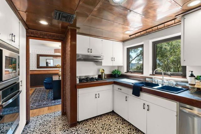 1002 Country Club Drive, Ojai, CA 93023