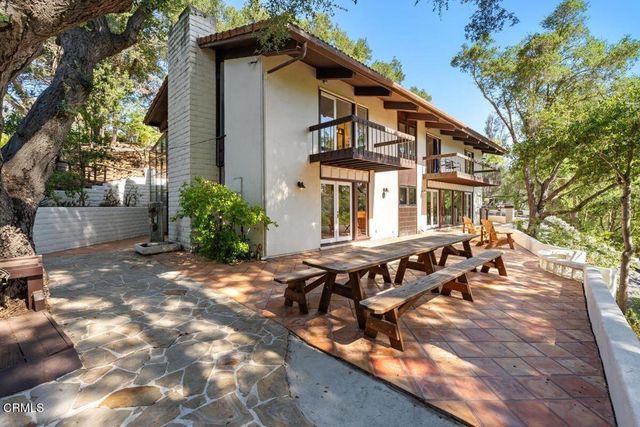 1002 Country Club Drive, Ojai, CA 93023