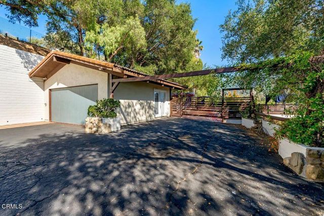 1002 Country Club Drive, Ojai, CA 93023