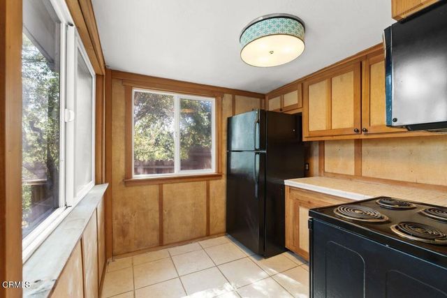 1002 Country Club Drive, Ojai, CA 93023