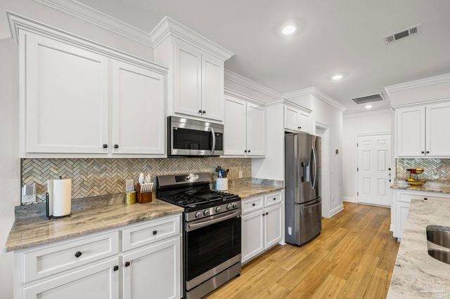 4084 Blue Hillside Ln, Milton, FL 32583