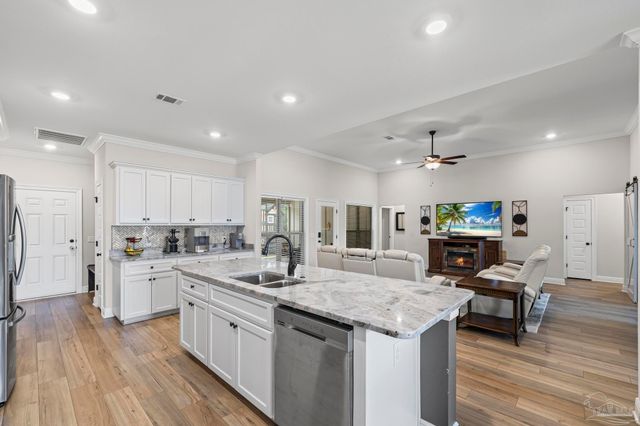 4084 Blue Hillside Ln, Milton, FL 32583