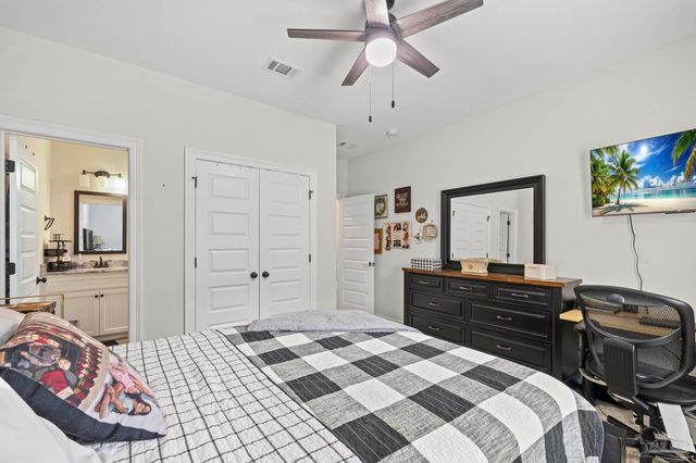 4084 Blue Hillside Ln, Milton, FL 32583