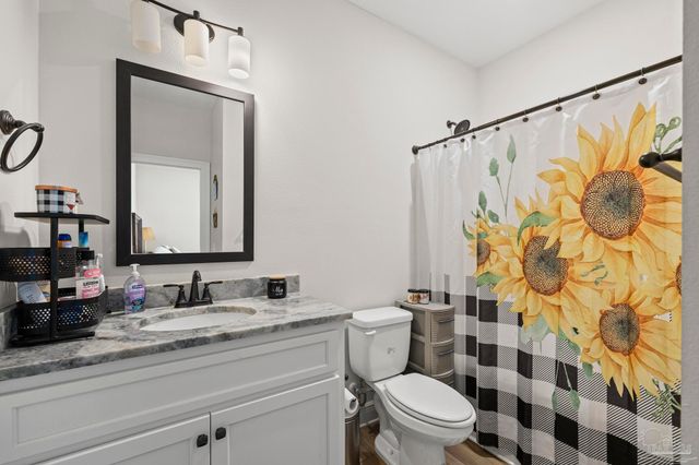 4084 Blue Hillside Ln, Milton, FL 32583