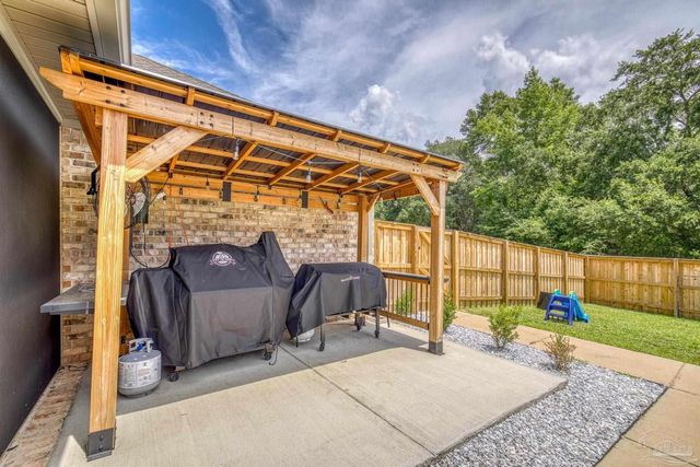 4084 Blue Hillside Ln, Milton, FL 32583