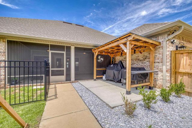 4084 Blue Hillside Ln, Milton, FL 32583