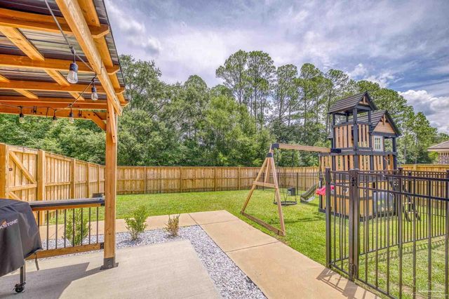 4084 Blue Hillside Ln, Milton, FL 32583