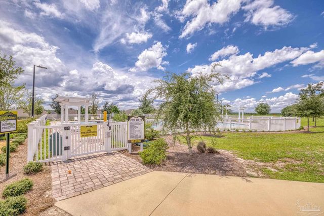 4084 Blue Hillside Ln, Milton, FL 32583