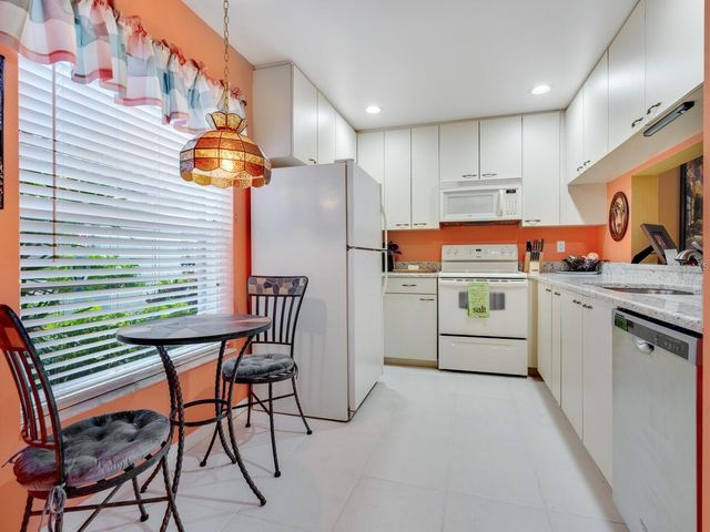 3130 RINGWOOD MEADOW 44, Sarasota, FL 34235