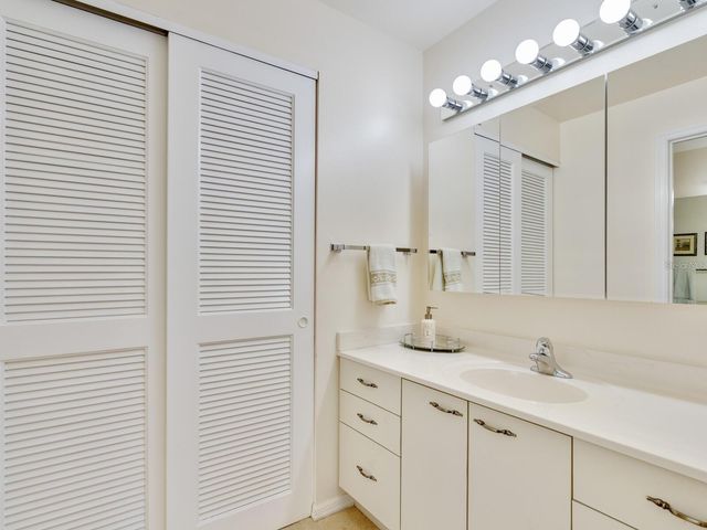 3130 RINGWOOD MEADOW 44, Sarasota, FL 34235