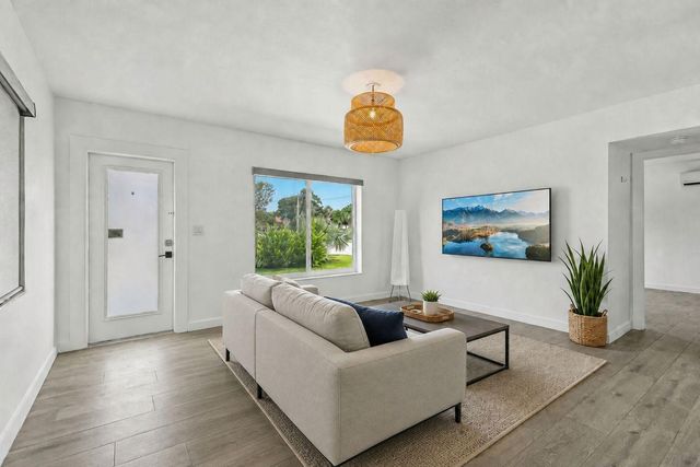2304 SE 13th Court, Pompano Beach, FL 33062