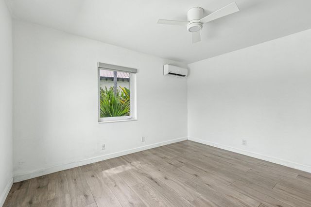 2304 SE 13th Court, Pompano Beach, FL 33062