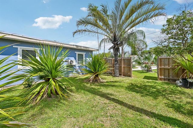 2304 SE 13th Court, Pompano Beach, FL 33062