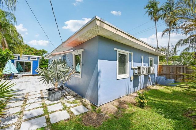 2304 SE 13th Court, Pompano Beach, FL 33062