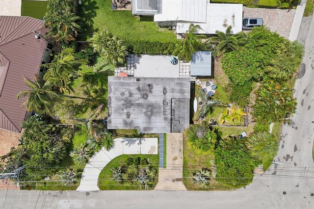 2304 SE 13th Court, Pompano Beach, FL 33062