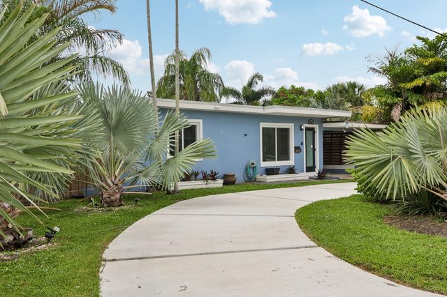 2304 SE 13th Court, Pompano Beach, FL 33062
