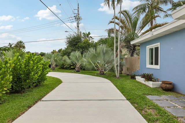 2304 SE 13th Court, Pompano Beach, FL 33062