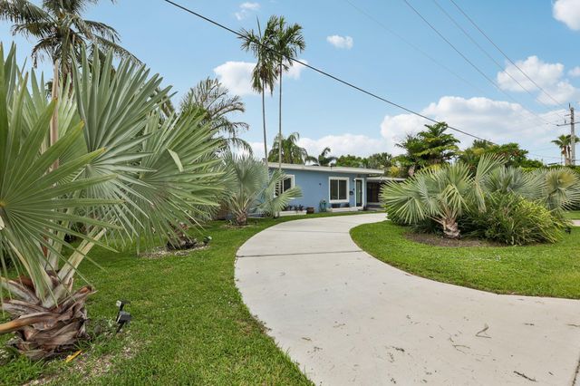 2304 SE 13th Court, Pompano Beach, FL 33062