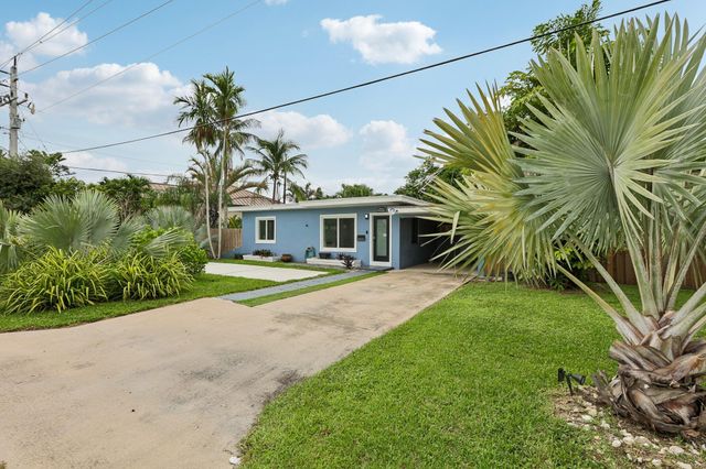 2304 SE 13th Court, Pompano Beach, FL 33062