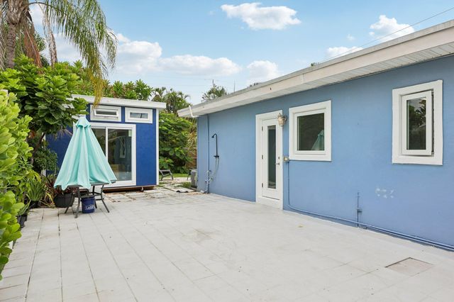 2304 SE 13th Court, Pompano Beach, FL 33062