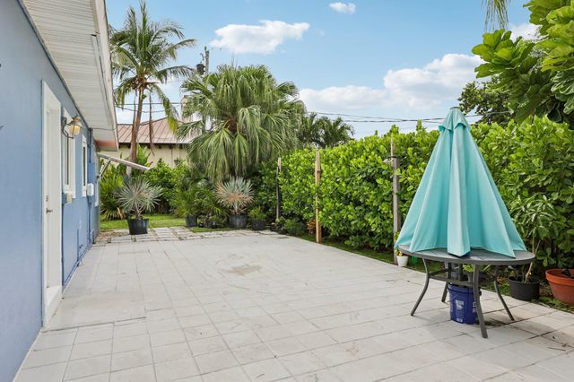 2304 SE 13th Court, Pompano Beach, FL 33062