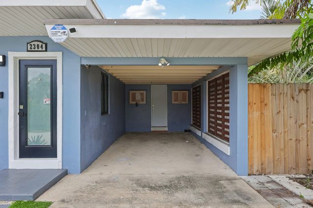 2304 SE 13th Court, Pompano Beach, FL 33062