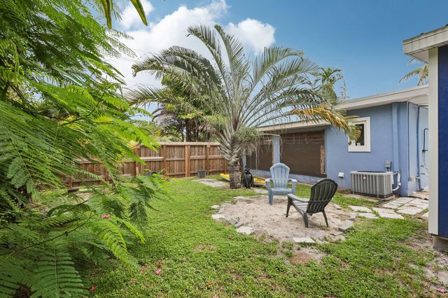 2304 SE 13th Court, Pompano Beach, FL 33062