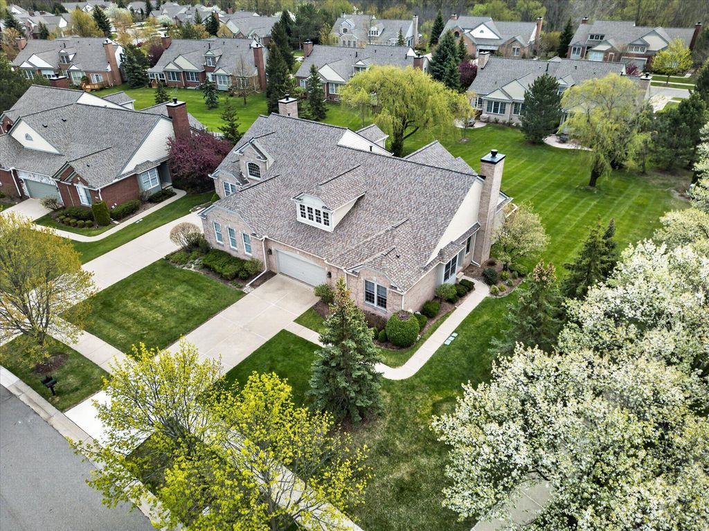 44543 Birchwood Court, Northville, MI 48168