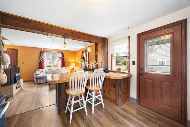 118 Edgewood Ave, Chicopee, MA 01013