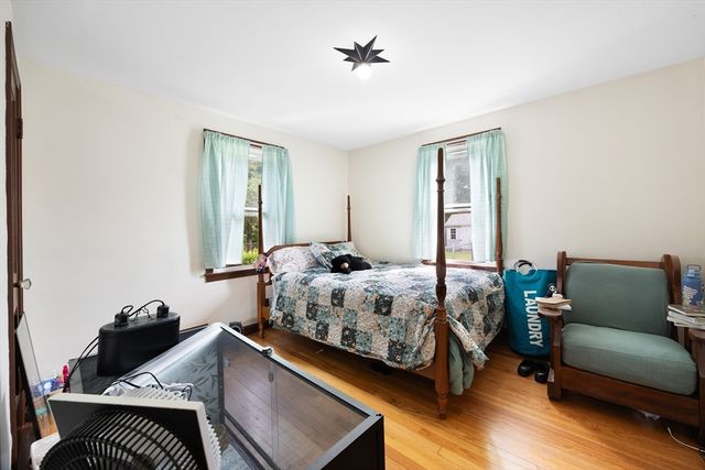118 Edgewood Ave, Chicopee, MA 01013