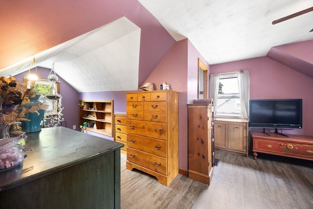 118 Edgewood Ave, Chicopee, MA 01013