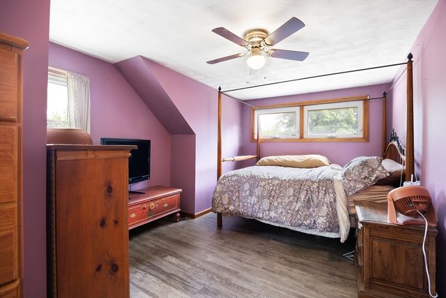 118 Edgewood Ave, Chicopee, MA 01013