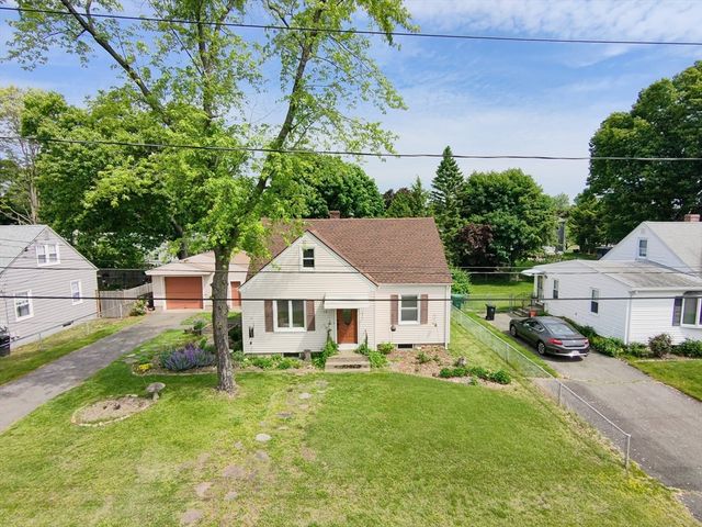 118 Edgewood Ave, Chicopee, MA 01013