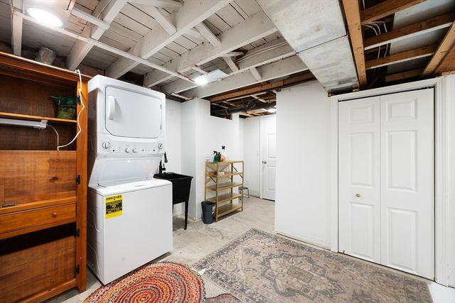 118 Edgewood Ave, Chicopee, MA 01013