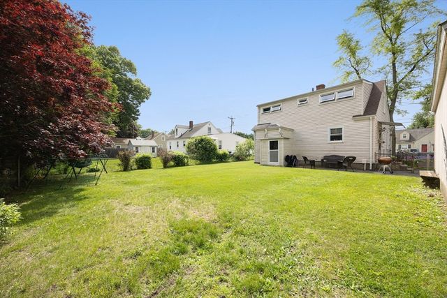 118 Edgewood Ave, Chicopee, MA 01013