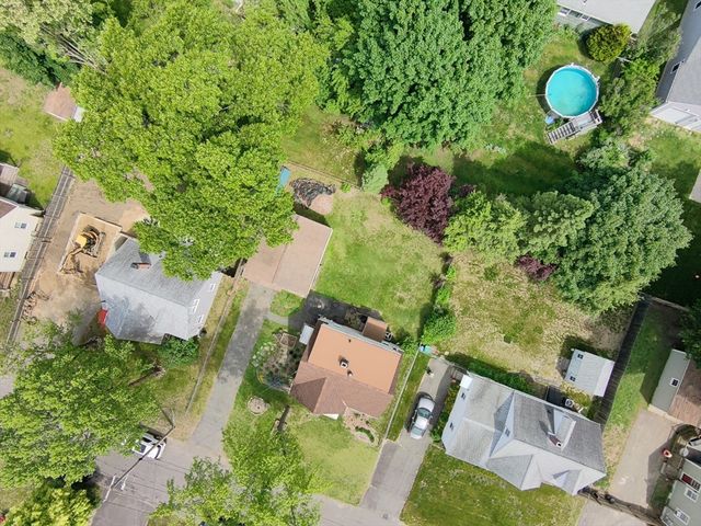 118 Edgewood Ave, Chicopee, MA 01013