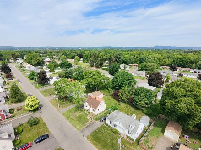 118 Edgewood Ave, Chicopee, MA 01013