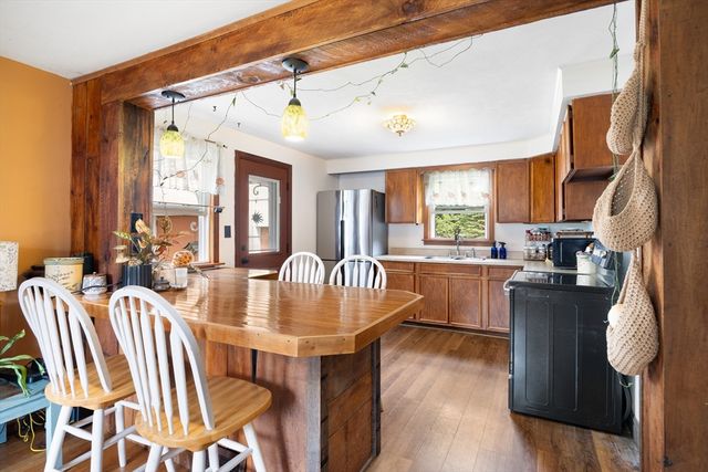 118 Edgewood Ave, Chicopee, MA 01013