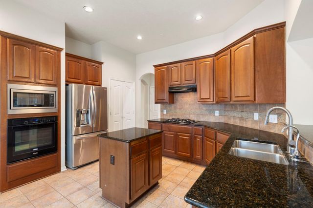 142 Golden Autumn Place, The Woodlands, TX 77384