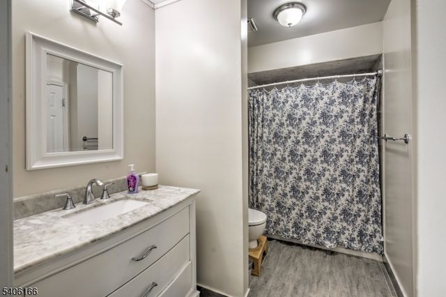 418 Hawthorne Ct, Raritan Twp., NJ 08822