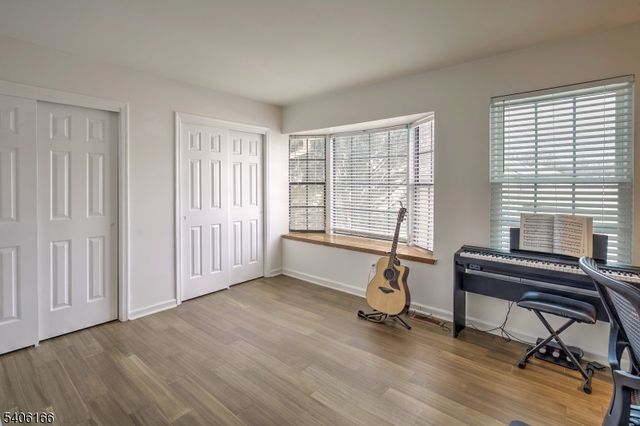 418 Hawthorne Ct, Raritan Twp., NJ 08822