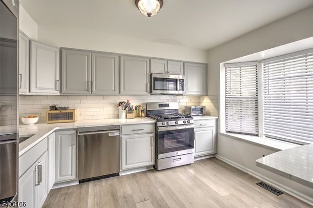 418 Hawthorne Ct, Raritan Twp., NJ 08822