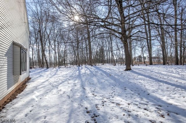 418 Hawthorne Ct, Raritan Twp., NJ 08822