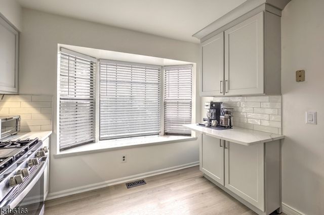 418 Hawthorne Ct, Raritan Twp., NJ 08822