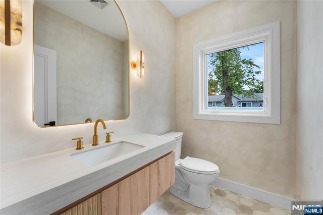 192 Valley Road, River Edge, NJ 07661